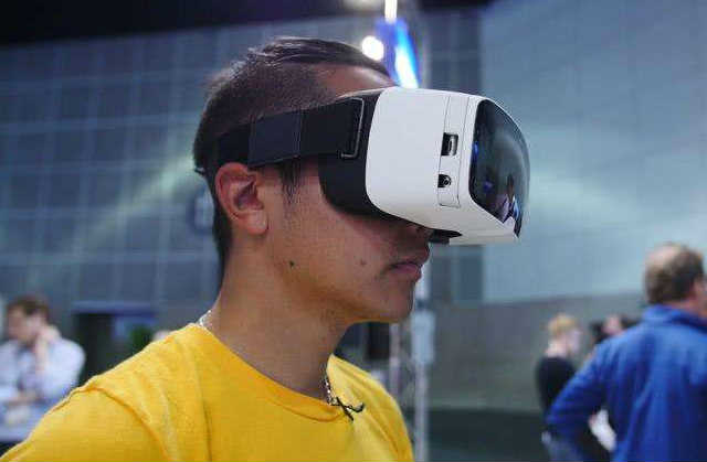 VR眼镜瞳孔间距调节电机_VR眼镜自动调焦电机解决方案-万至达电机